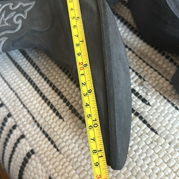 Boots - Picture 13 of 14